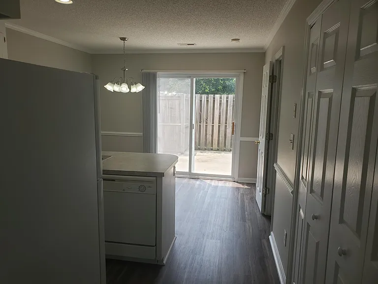 2315 Vineyard Dr #B4 — Photo 10