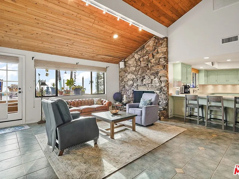 4244 Avenida De La Encinal — Photo 20