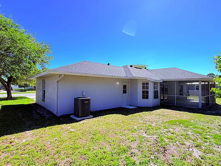 20515 Macon Pkwy — Photo 38