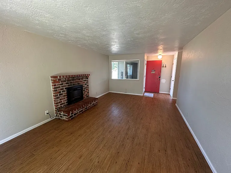 520 & 522 38th Place — Photo 26