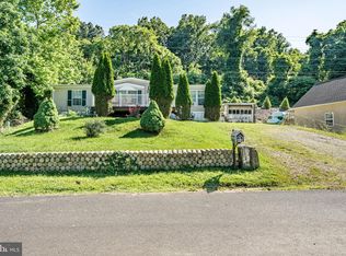 5 River Rd, Philadelphia, PA 19128