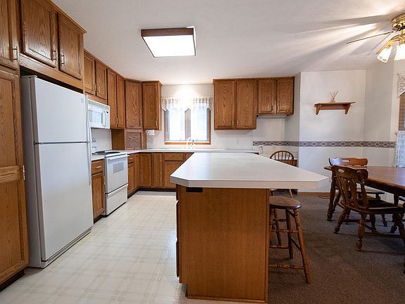4th image of 4708 Crescent Dr #10
