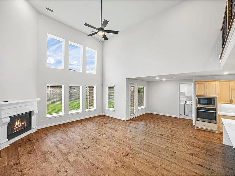 4627 Clear Creek Dr — Photo 5