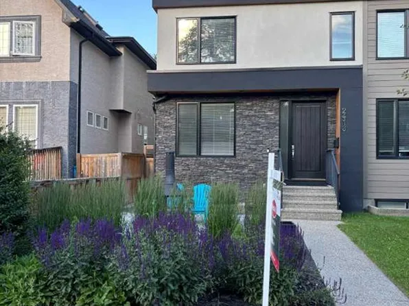 2418 W 24a St SW, Calgary, AB T3E 1W1