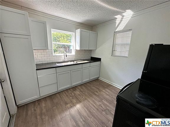 2nd image of 1304 Martin Luther King Jr Ln