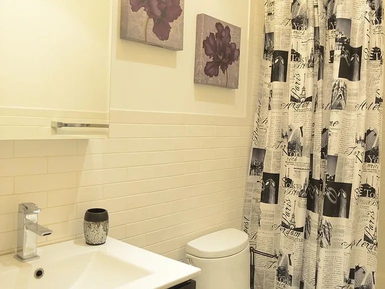 459 W 43rd St #4B — Photo 6
