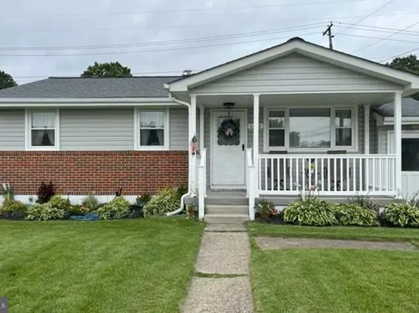 1402 Scanlan Dr, Glen Burnie, MD 21061