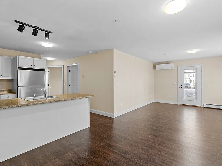 Cumberland Foreside Village Apartments — Photo 8