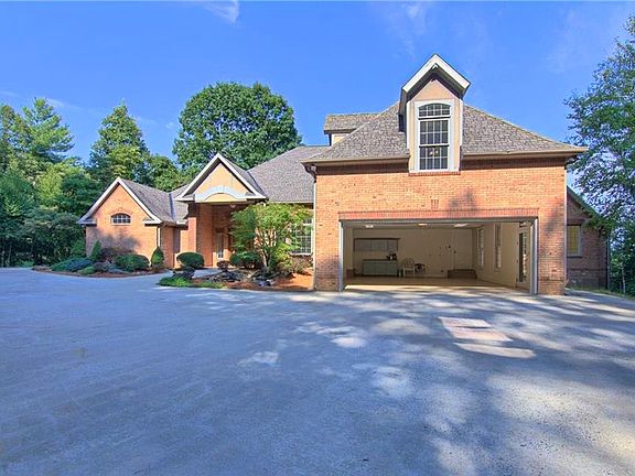 Very Large Garage & Parking