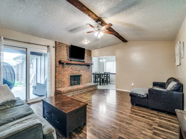 3002 Meadow Park Dr, Garland, TX 75040