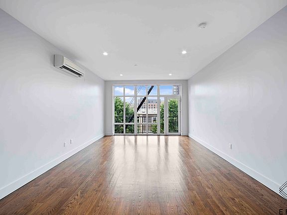 5th image of 101 Varet St #3M