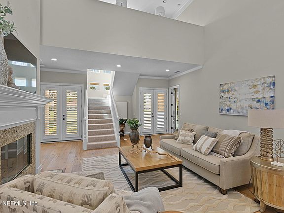 5th image of 216 LAUREL Lane