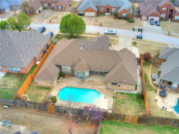 9505 SW 32nd Ter, Oklahoma City, OK 73179