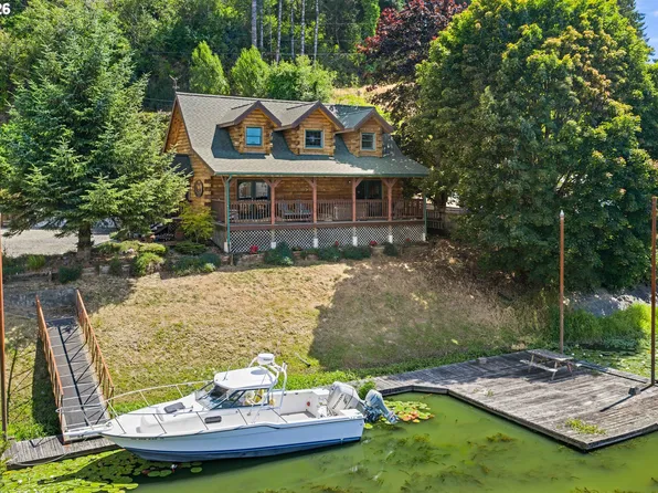 130 Hilltop Dr, Lakeside, OR 97449