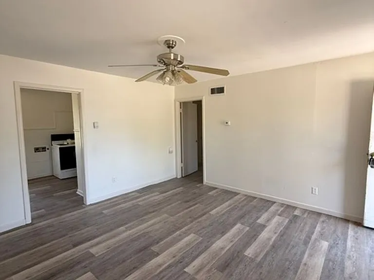 1317 S Crockett Dr — Photo 4