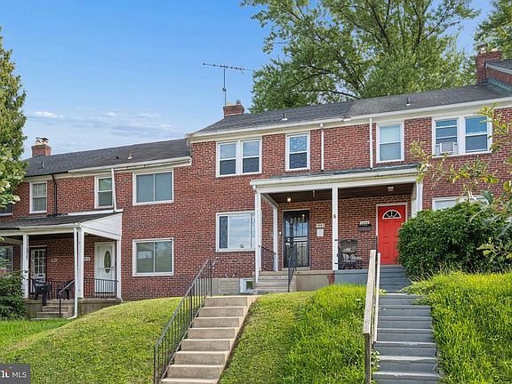 2nd image of 1007 Saint Dunstans Rd