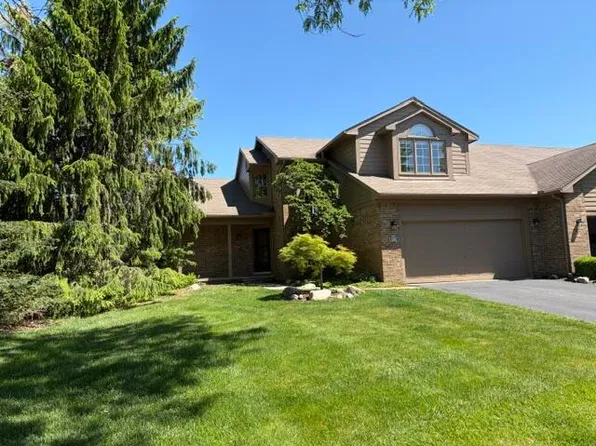 1261 Laurel View Dr, Ann Arbor, MI 48105