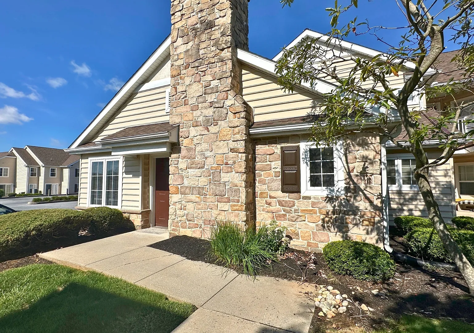 1 bed, 710 sqft, $1,295 — Photo 3
