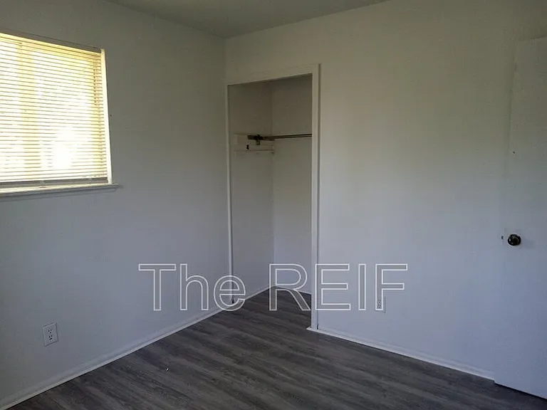 3133 Glenwood Ave — Photo 2
