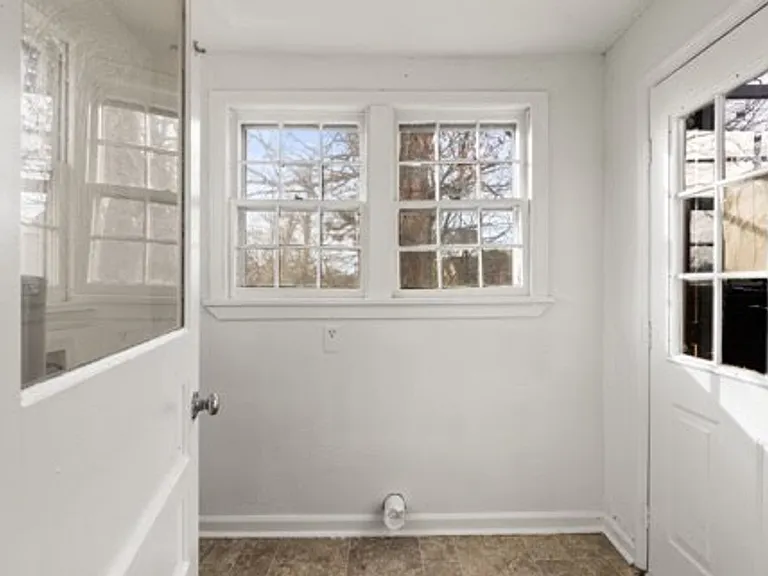1511 W 23rd St — Photo 11