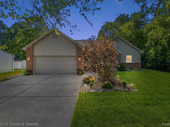 20929 Sunnydale St, Farmington Hills, MI 48336
