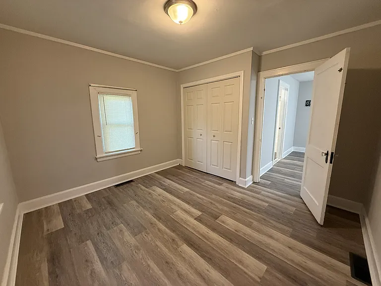 247 Edin Ave — Photo 7