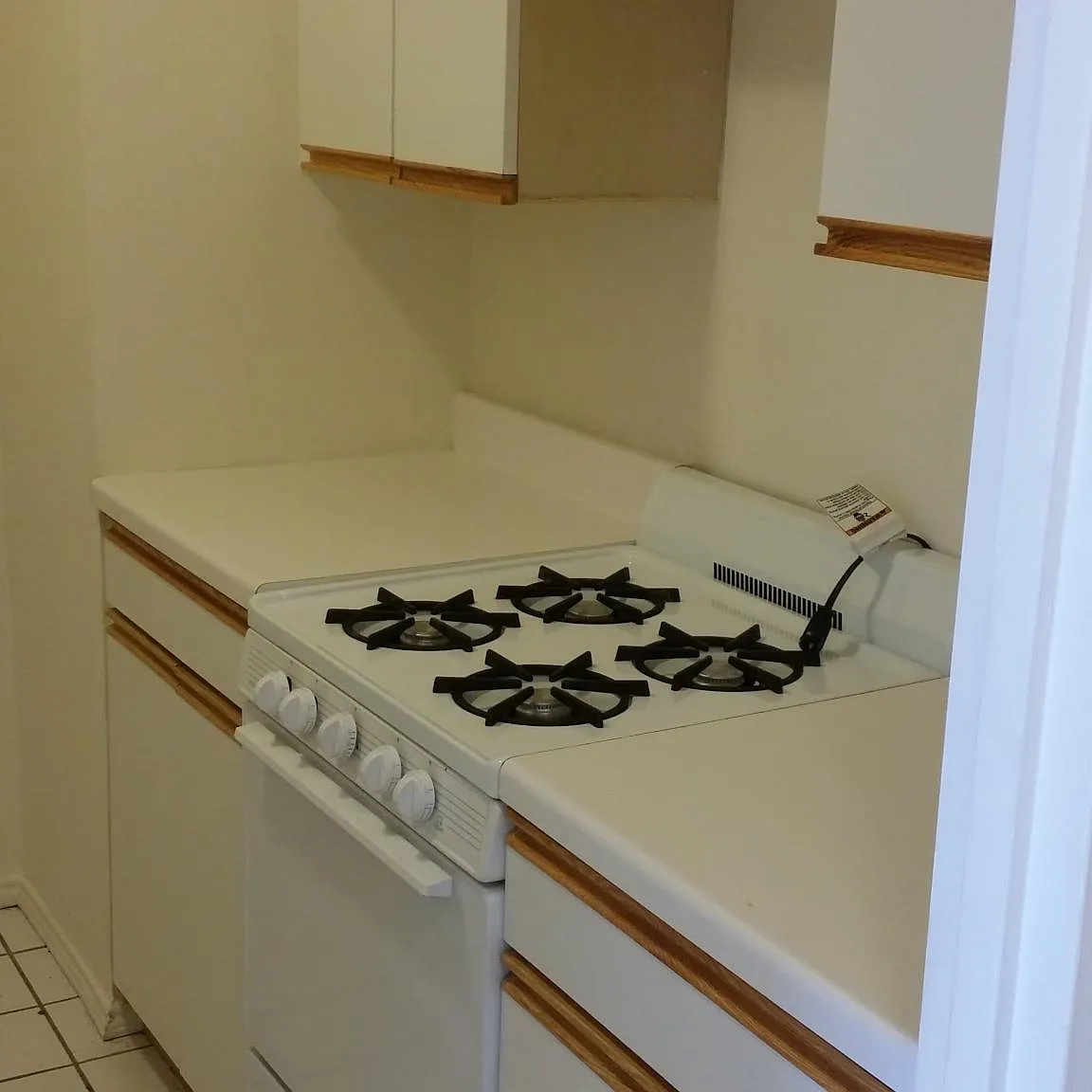 1 bed, 450 sqft, $2,400 — Photo 3