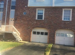 536 Yorktown Dr, Gibsonia, PA 15044