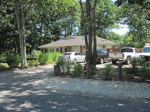 2nd image of 229 Chichester Ave