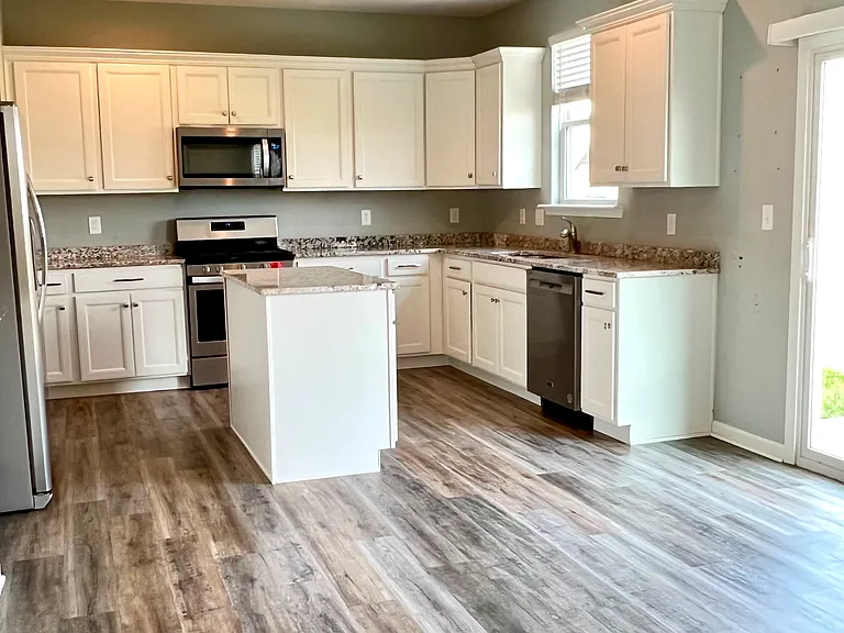 2472 Creekland Dr — Photo 8