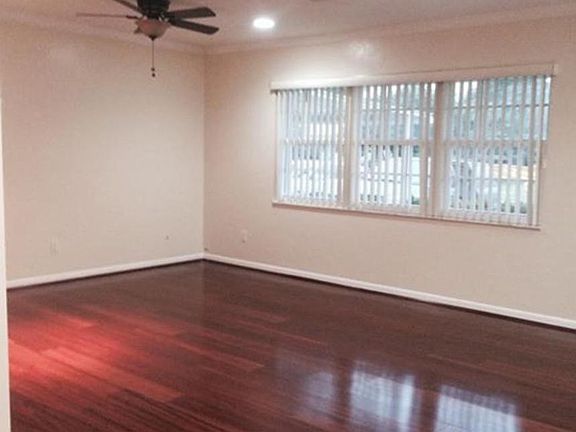 2nd image of 442 Valley Dr