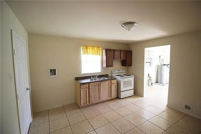 1403 Socrates St — Photo 5