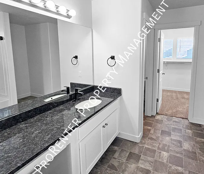1152 W Beacon Way — Photo 15