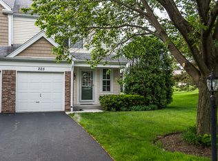 225 E Shag Bark Ln, Streamwood, IL