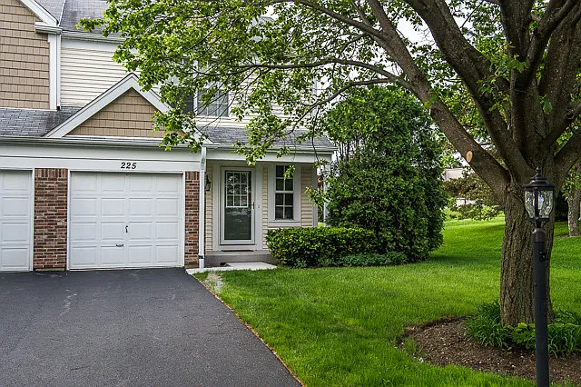 225 E Shag Bark Ln photo 1