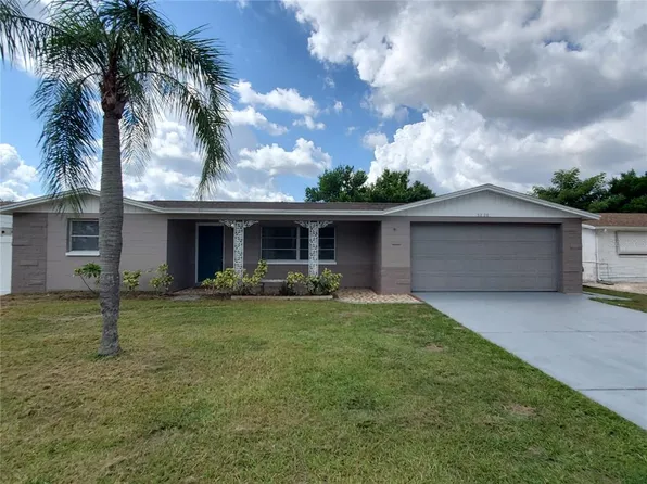 5226 Moog Rd, Holiday, FL 34690