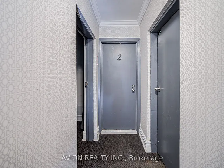 882 Broadview Ave #2 — Photo 4