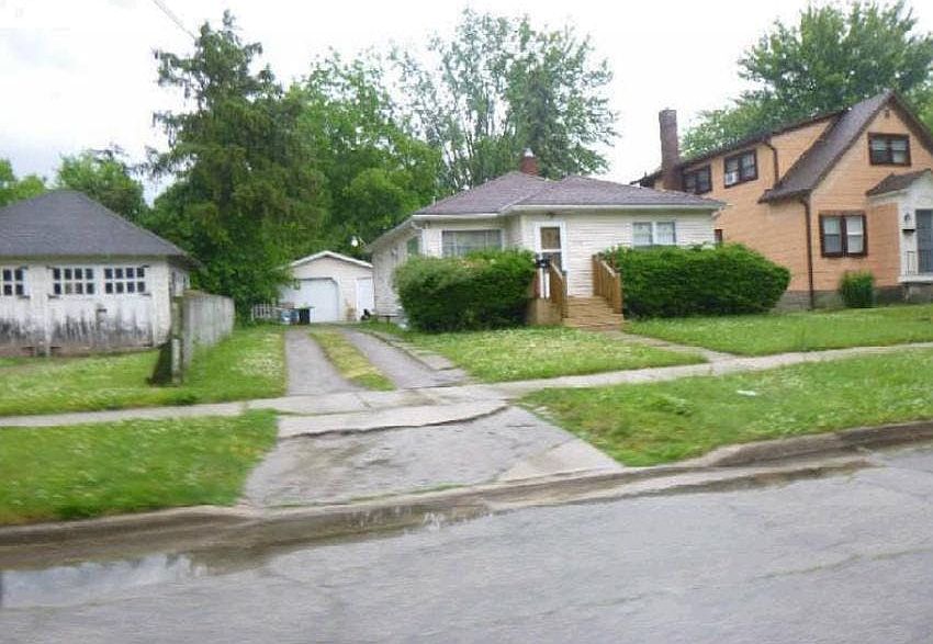 1st image of 910 S Webster St