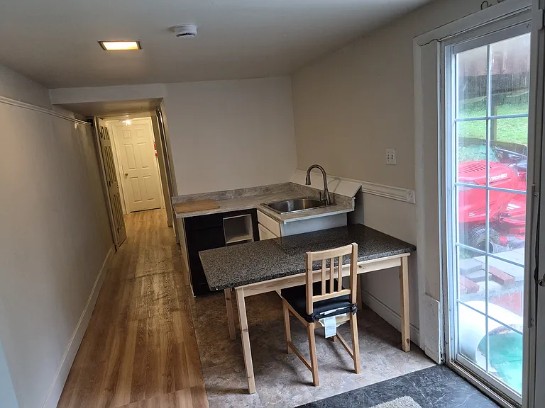 Kitchen (1 of 2)