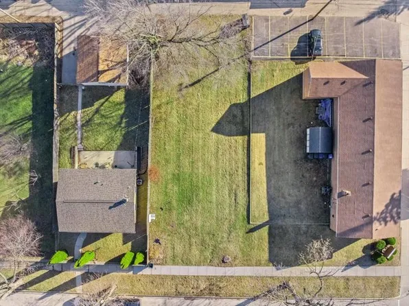 2130 Lewis Ave, North Chicago, IL 60064