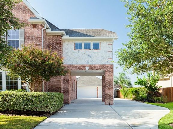 3rd image of 3330 Queensburg Ln