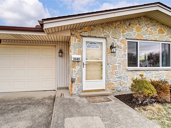 5th image of 1545 Beaver Creek Ln