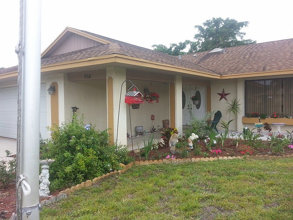 1st image of 712 SE Starflower Ave