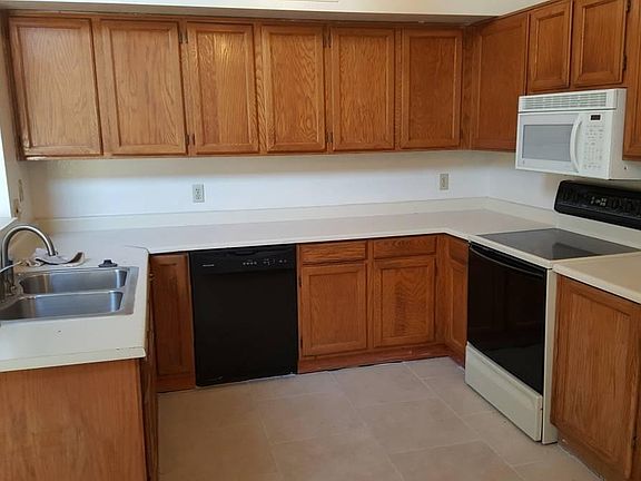 5th image of 8016 W Willow Ave