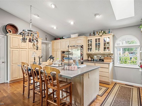 4th image of 8421 Bartley Ln