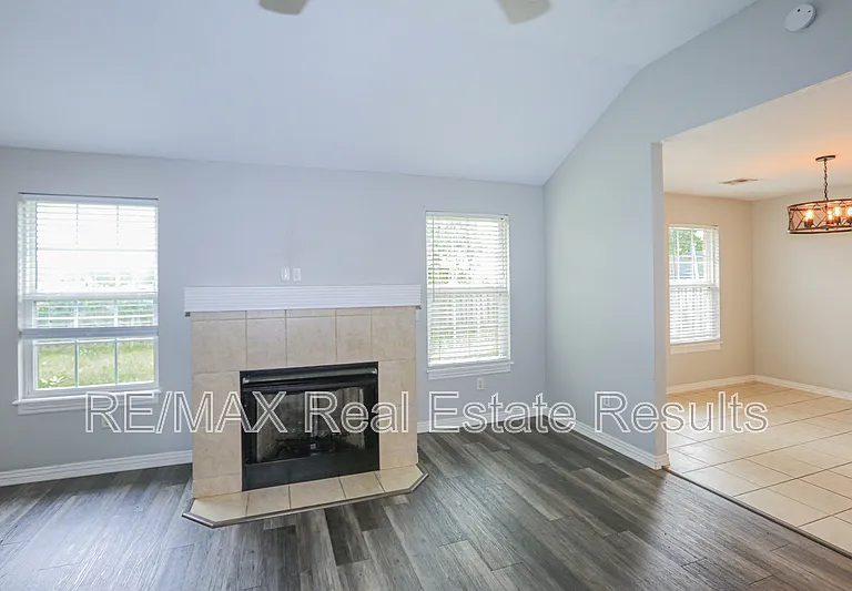 3711 SW Hansom Loop — Photo 6