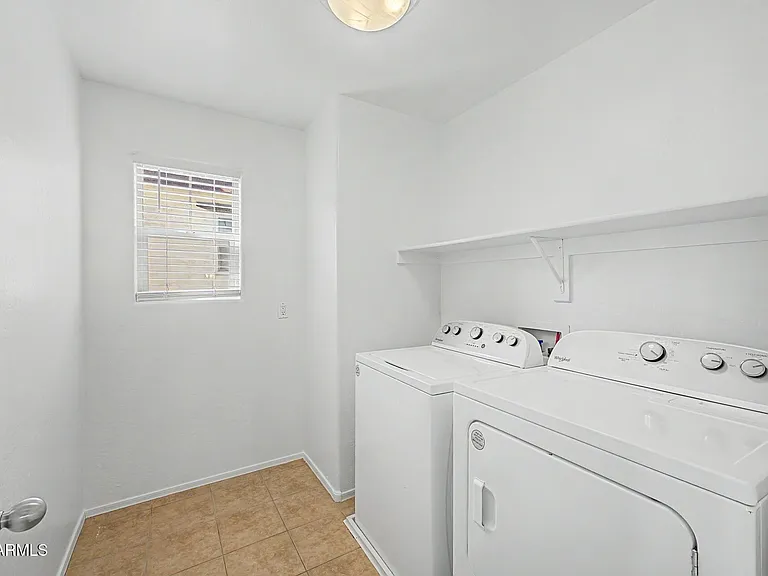 2879 N Claire Dr — Photo 26