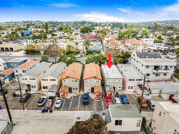 3rd image of 2045 Garnet Ave