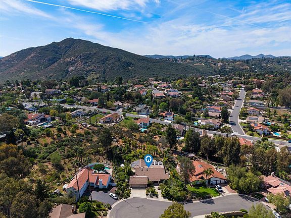 2nd image of 352 Calle Bonita