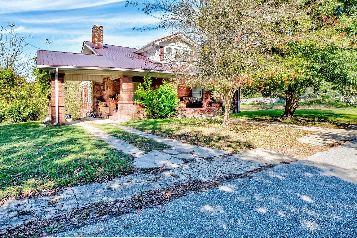 481 McGhee St, Jellico, TN 37762 Zillow